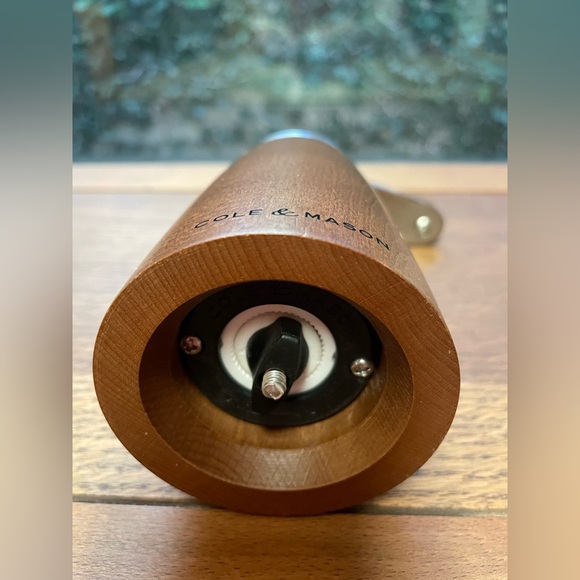 Cole & Mason Morley Crank Salt Mill Beechwood Brand New Have never used NWT - Picture 4 of 8